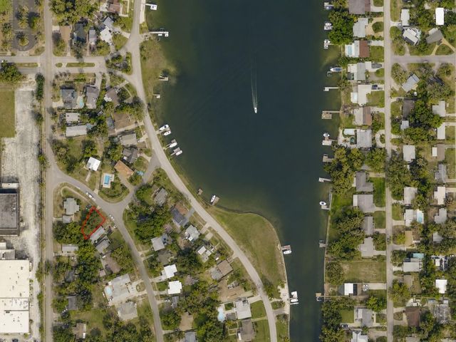 JUANITA WAY S, St Petersburg, FL 33705