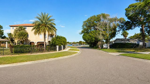 JUANITA WAY S, St Petersburg, FL 33705