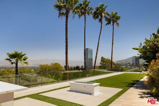 10901 Terryview Drive, Studio City (los Angeles), CA 91604