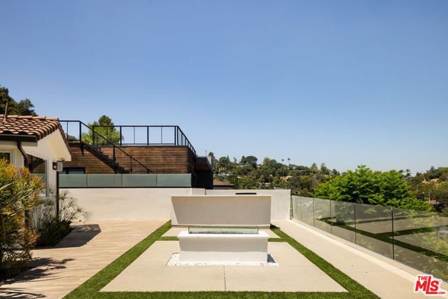 10901 Terryview Drive, Studio City (los Angeles), CA 91604