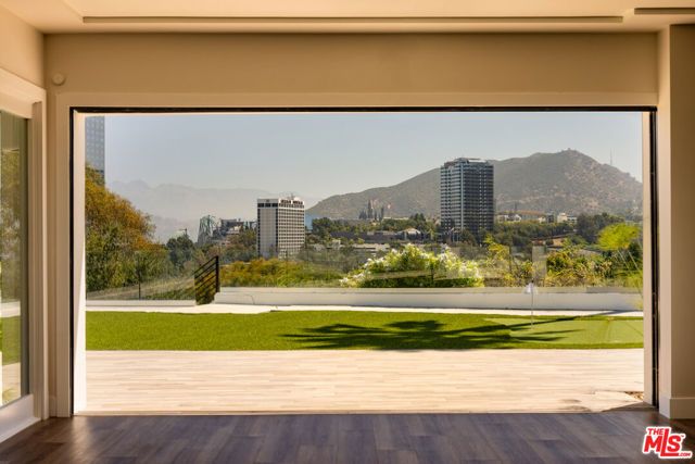 10901 Terryview Drive, Studio City (los Angeles), CA 91604
