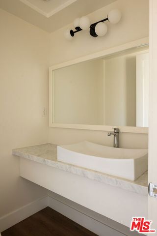 10901 Terryview Drive, Studio City (los Angeles), CA 91604