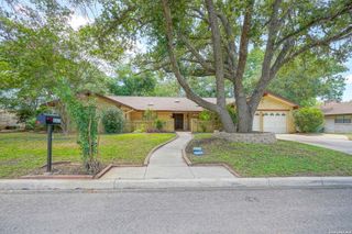 5645 Parkcrest Dr, Windcrest, TX 78239