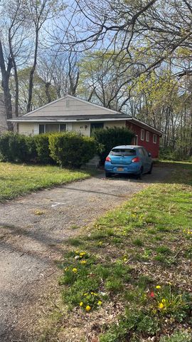 49 Gordon Avenue, West Babylon, NY 11704