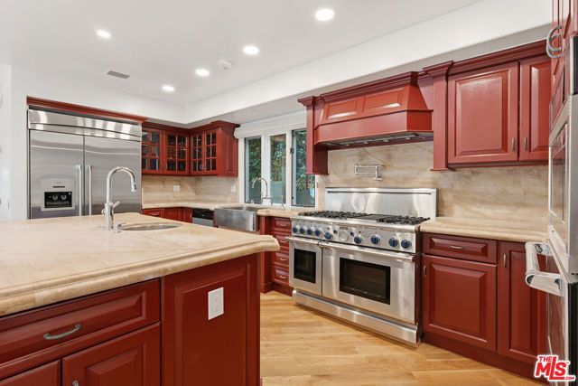 1200 N Doheny Drive, Los Angeles, CA 90069