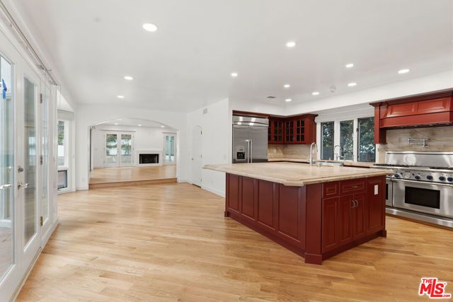 1200 N Doheny Drive, Los Angeles, CA 90069