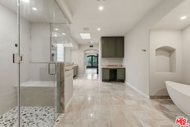1200 N Doheny Drive, Los Angeles, CA 90069