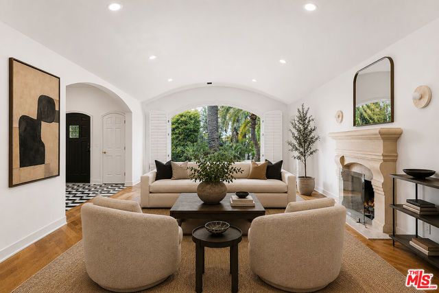 1200 N Doheny Drive, Los Angeles, CA 90069