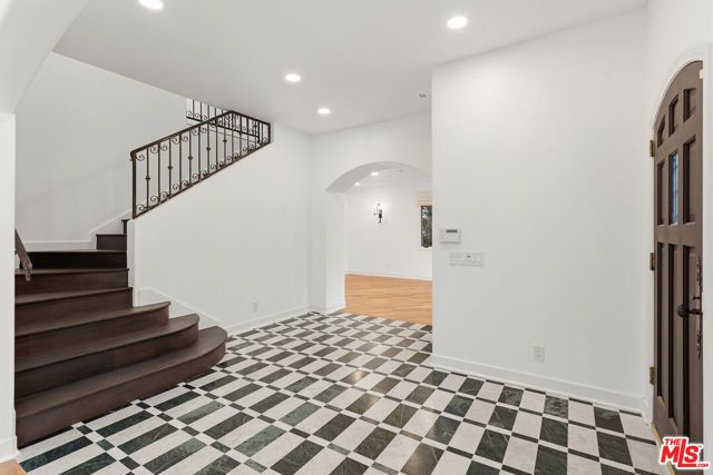 1200 N Doheny Drive, Los Angeles, CA 90069