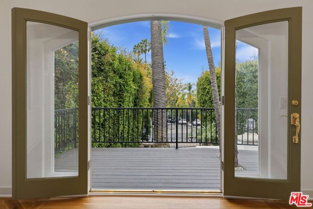 1200 N Doheny Drive, Los Angeles, CA 90069
