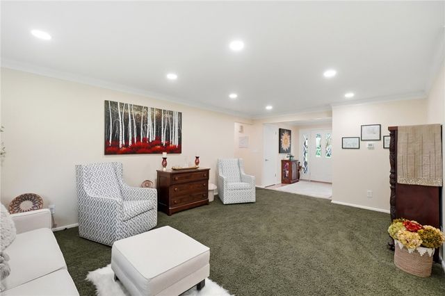 271 Edgebrook Drive, Centerville, OH 45459