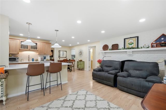 271 Edgebrook Drive, Centerville, OH 45459
