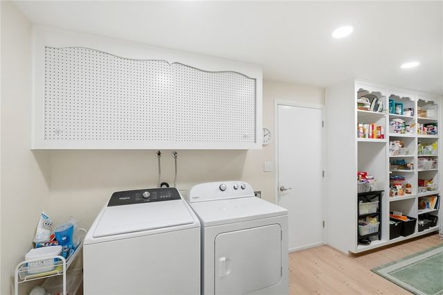 271 Edgebrook Drive, Centerville, OH 45459