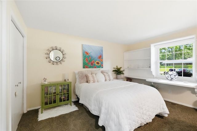271 Edgebrook Drive, Centerville, OH 45459