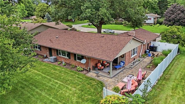 271 Edgebrook Drive, Centerville, OH 45459