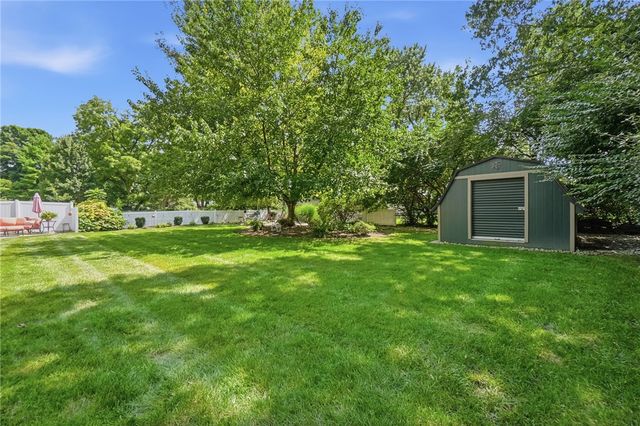 271 Edgebrook Drive, Centerville, OH 45459