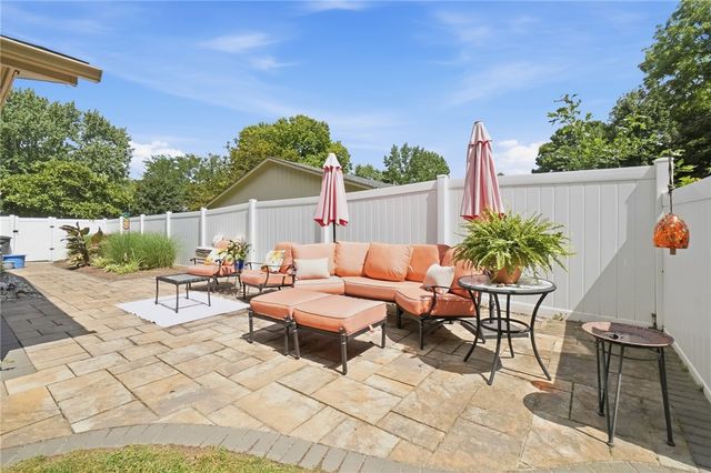 271 Edgebrook Drive, Centerville, OH 45459