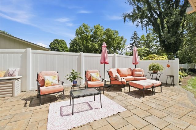 271 Edgebrook Drive, Centerville, OH 45459