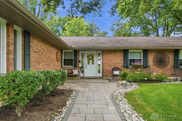 271 Edgebrook Drive, Centerville, OH 45459