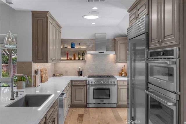 4275 Country Club Drive, Long Beach, CA 90807