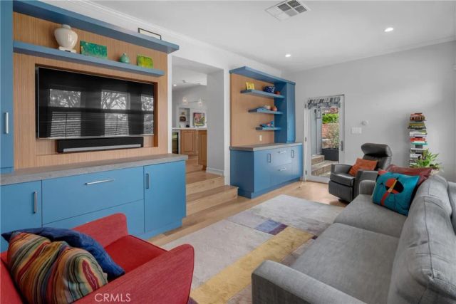 4275 Country Club Drive, Long Beach, CA 90807