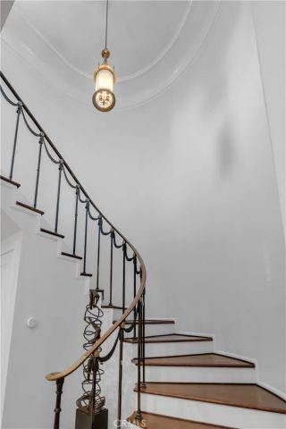 4275 Country Club Drive, Long Beach, CA 90807