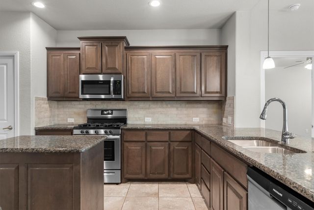 1613 Canary Lane, Argyle, TX 76226