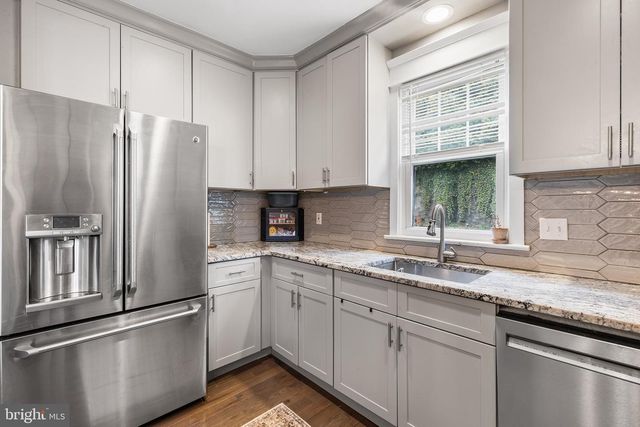 2420 WYNNEFIELD DR, Havertown, PA 19083