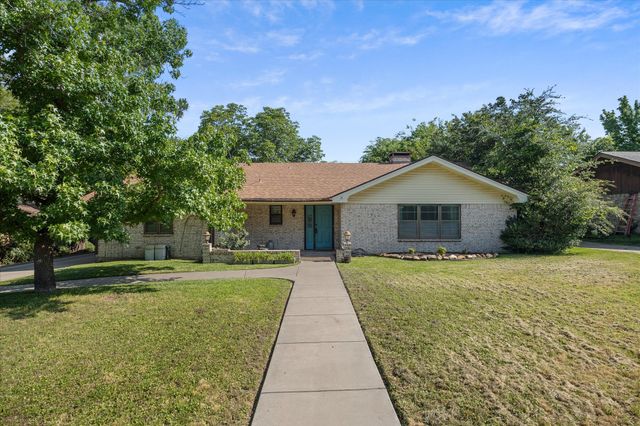2308 Royal Lane, Greenville, TX 75402