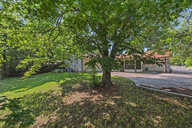 2308 Royal Lane, Greenville, TX 75402