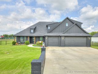2334 W Maple Street, Collinsville, OK 74021