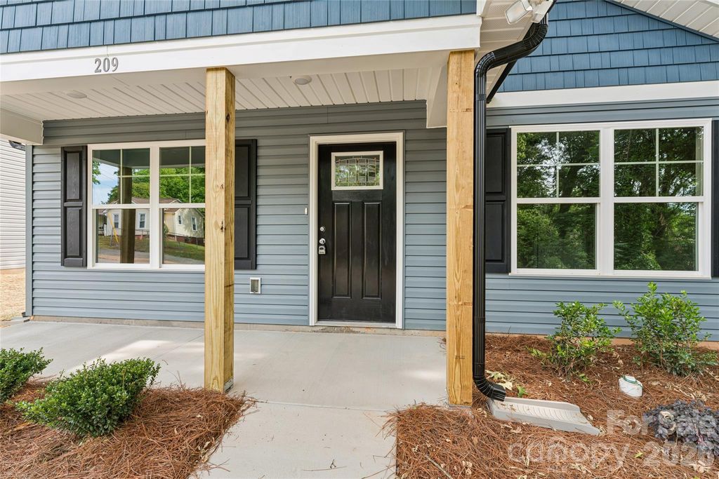 209 W 17th Street, Kannapolis, NC 28081