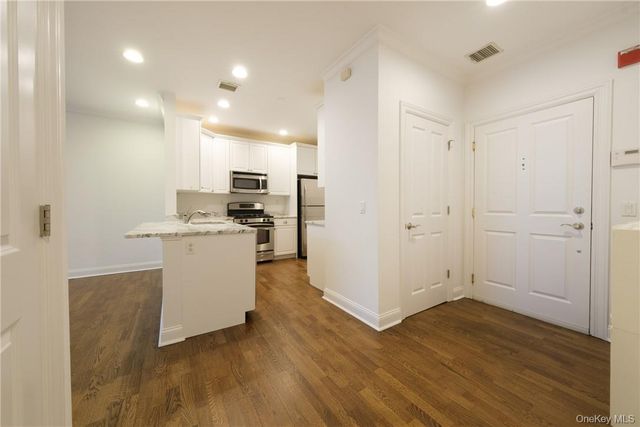 55 1ST Street 110, Pelham, NY 10803