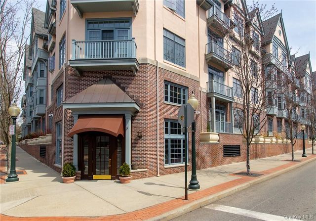 55 1ST Street 110, Pelham, NY 10803