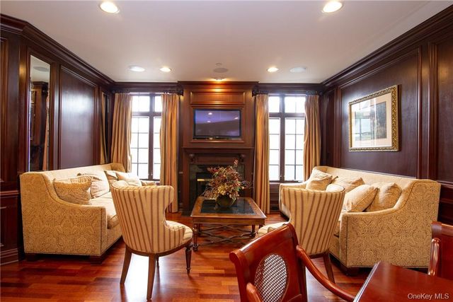 55 1ST Street 110, Pelham, NY 10803