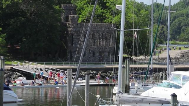 55 1ST Street 110, Pelham, NY 10803