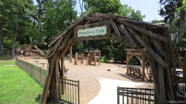 55 1ST Street 110, Pelham, NY 10803