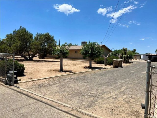 8978 7th, Hesperia, CA 92345