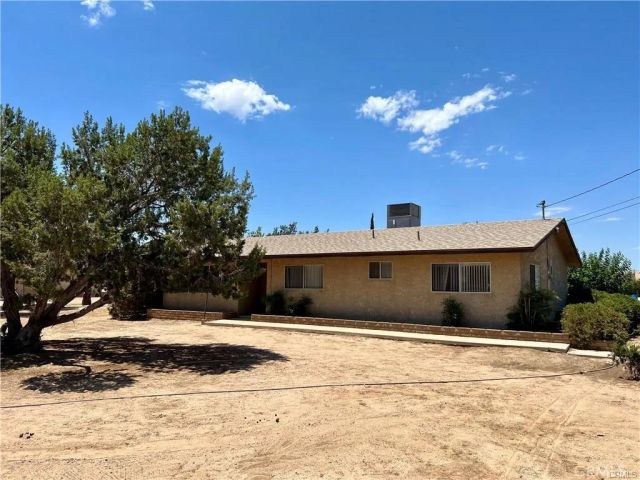 8978 7th, Hesperia, CA 92345