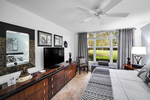 933 Cypress Grove Dr 102, Pompano Beach, FL 33069