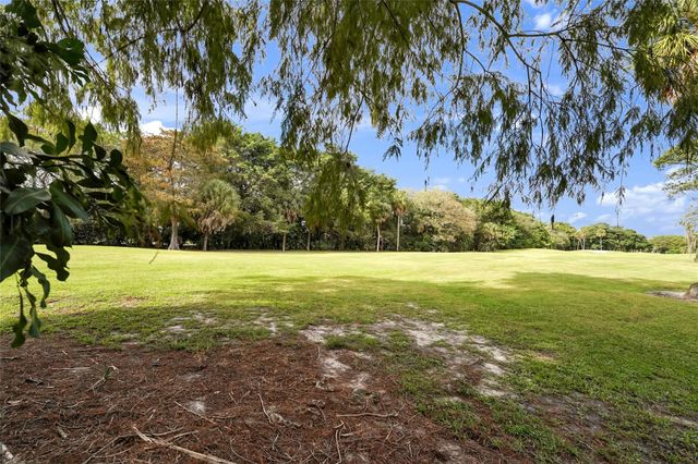 933 Cypress Grove Dr 102, Pompano Beach, FL 33069