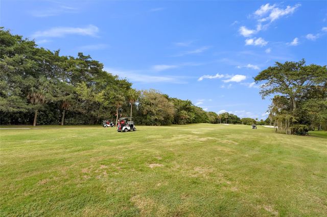 933 Cypress Grove Dr 102, Pompano Beach, FL 33069