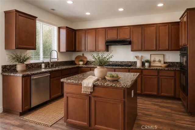 25574 Hyacinth Street, Corona, CA 92883