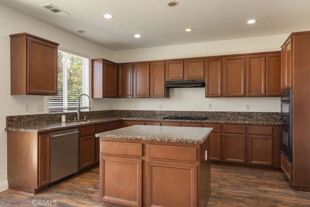 25574 Hyacinth Street, Corona, CA 92883