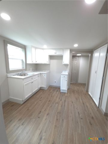 2605 Plainview Street, Victoria, TX 77901