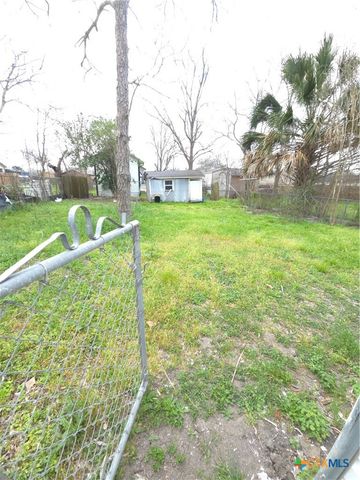 2605 Plainview Street, Victoria, TX 77901