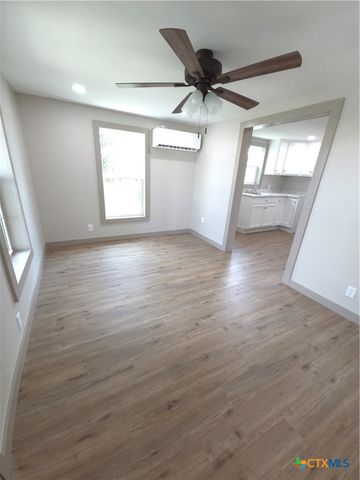 2605 Plainview Street, Victoria, TX 77901