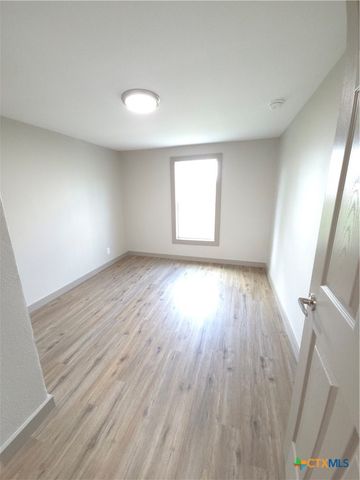 2605 Plainview Street, Victoria, TX 77901