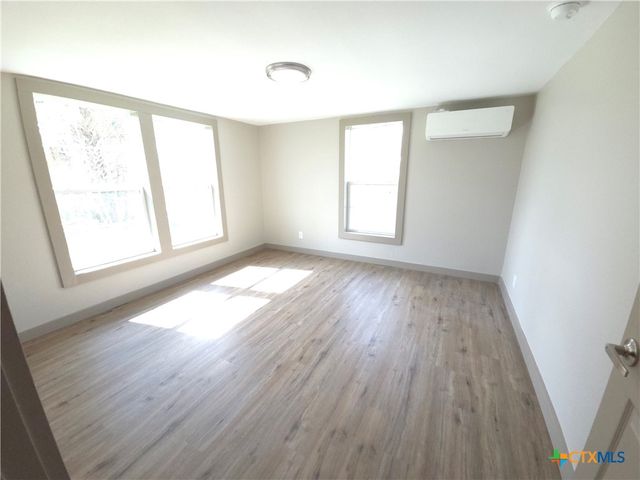 2605 Plainview Street, Victoria, TX 77901