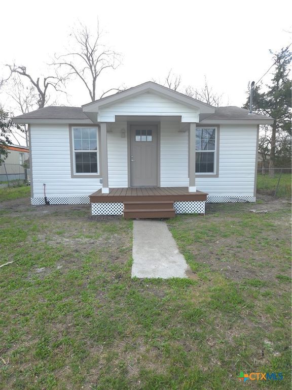 2605 Plainview Street, Victoria, TX 77901